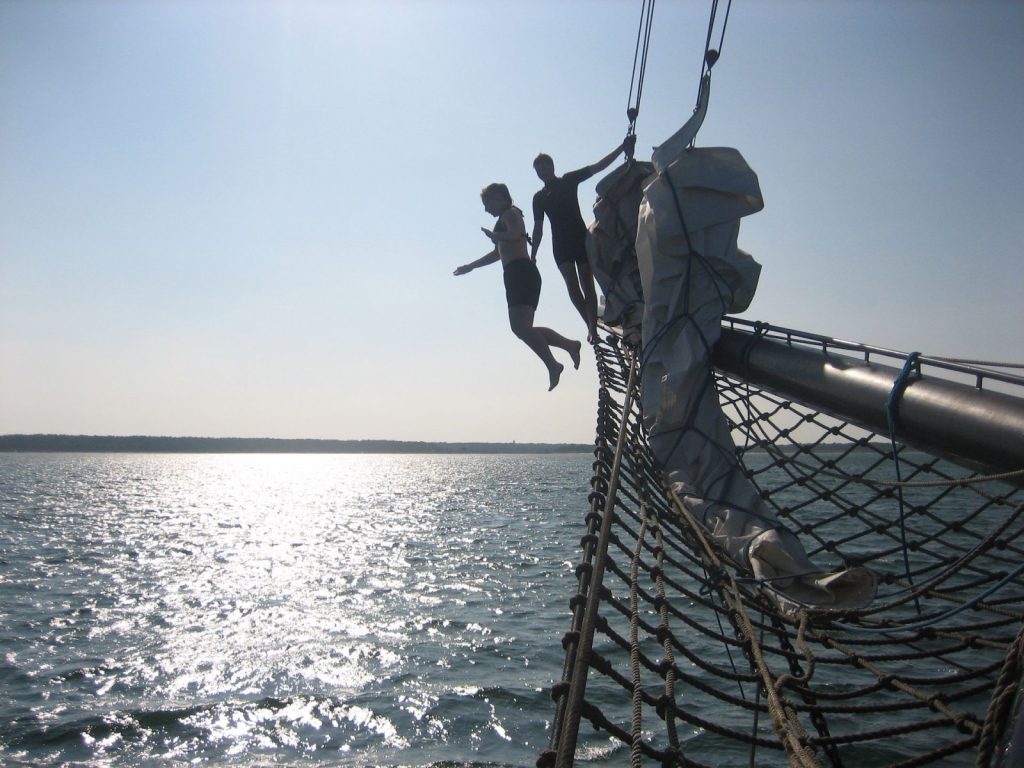 Abfrischung im Meer bei einem Mitsegeltörn